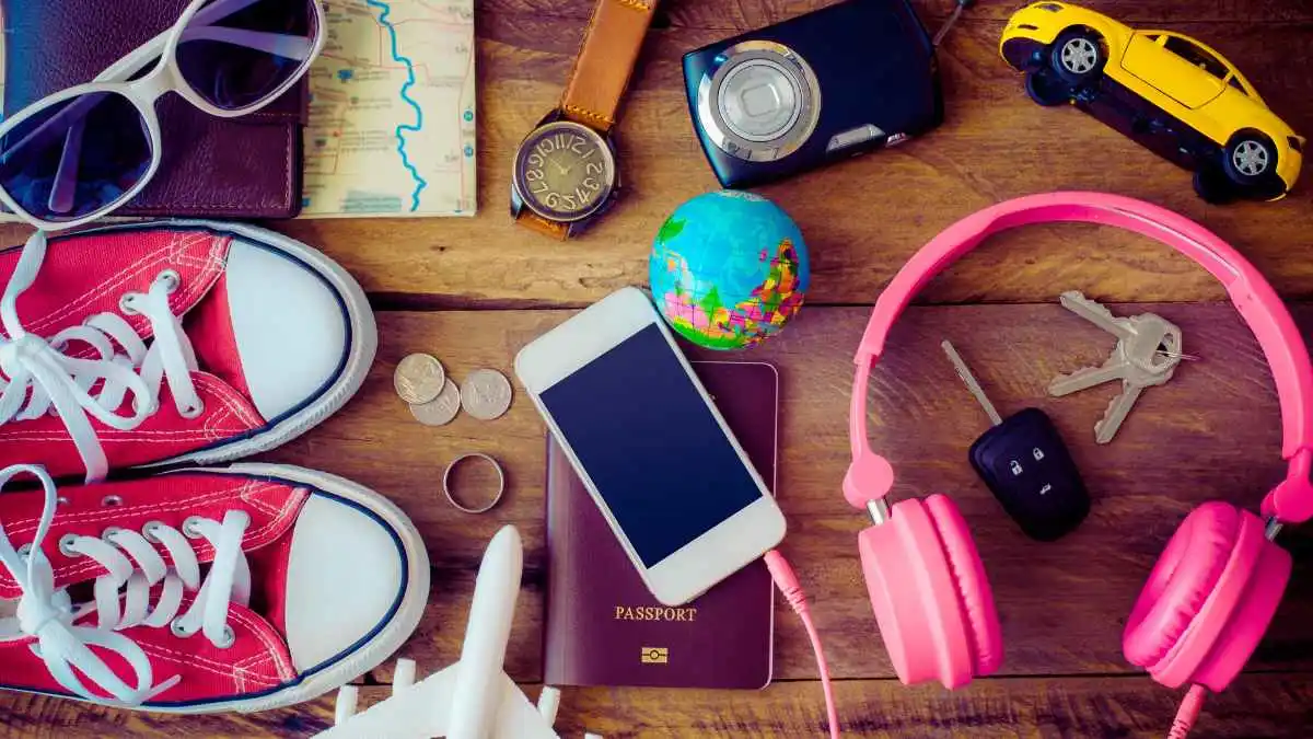 Must Have Travel Accessories For Long Flights International (1)